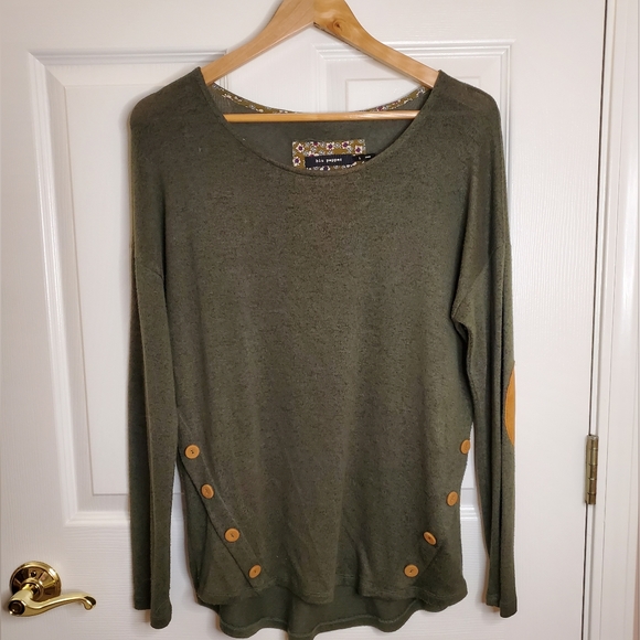 Lightweight Olive Sweater - Picture 2 of 3
